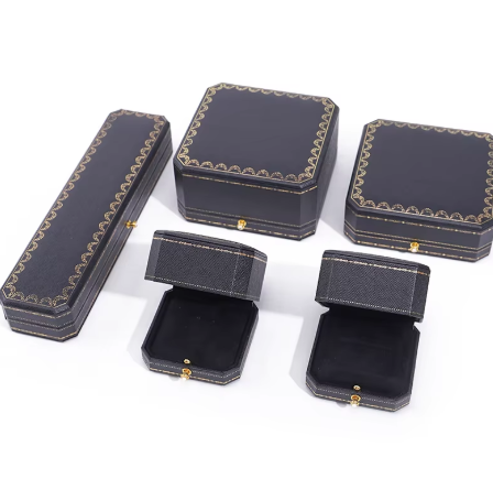 Boîte à bagues noire