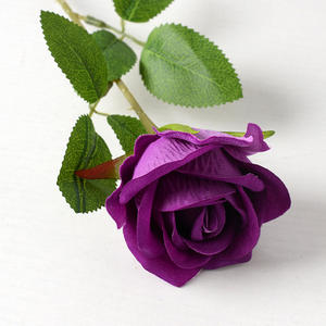 Flores Artificiales al por Mayor de Seda Sintética de Alta Calidad, Rosa Roja de Terciopelo de Tacto Real para Decoración de Bodas - Product Image 4