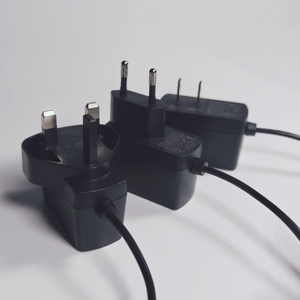 الجملة شاحن 1A 12 فولت مع إخراج العاصمة الاتحاد الأوروبي/الولايات المتحدة/الاتحاد الأوروبي/المملكة المتحدة المكونات في موصلات شاحن موصل الملحقات - Product Image 4