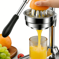 Obtenez plus de jus avec moins d'effort grâce à la presse-agrumes manuelle en acier inoxydable, un indispensable pour les stands de jus commerciaux