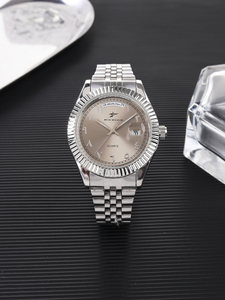 Reloj de Cuarzo para Hombre de Acero Inoxidable con Logotipo Personalizado, de Alta Calidad y Durabilidad, para Negocios y Deportes, con Cadena y Números Arábigos - Product Image 3
