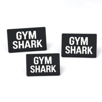 Étiquette en silicone personnalisée rectangulaire, noire mate, avec lettres blanches épaisses, lisse, lavable, durable, pour vêtements, logo de marque en caoutchouc