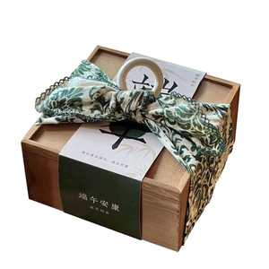 Coffret Cadeau Fête des Bateaux-Dragons : Boîte Cadeau en Bois Exquise avec Mouchoir et Nœud – Cadeau d'Entreprise Haut de Gamme et Discret pour les Fêtes - Product Image 5