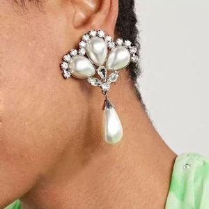 Pendientes de Mujer, Estilo Europeo Americano, Retro, Ligeros, de Lujo, Elegantes, Brillantes, con Piedras Naturales, Perlas, Chapados en Oro, de Acero Inoxidable - Product Image 1