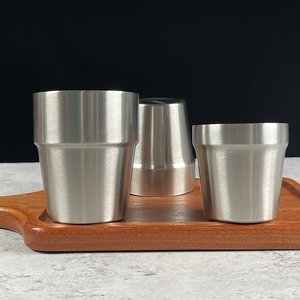 كوب طعام محمول للتخييم من الفولاذ المقاوم للصدأ 304 بتصميم كوري ذو طبقتين معزول حراريًا لمدة 6 ساعات قابل للتكديس - Product Image 5