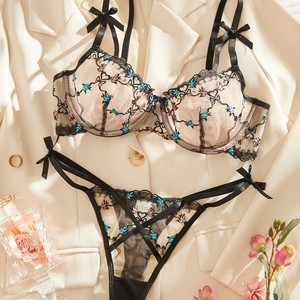 Prix Usine <span class=keywords><strong>Pas</strong></span> <span class=keywords><strong>Cher</strong></span> Ensembles String <span class=keywords><strong>de</strong></span> Haute Qualité pour <span class=keywords><strong>Femme</strong></span>, Lingerie Sexy <span class=keywords><strong>de</strong></span> Luxe en Dentelle pour Femmes, Ensemble <span class=keywords><strong>de</strong></span> Lingerie Féminine - Product Image 2