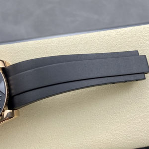 La nouvelle montre est de couleur gris ciment et est équipée du mouvement mécanique 4131 le plus stable. - Product Image 5