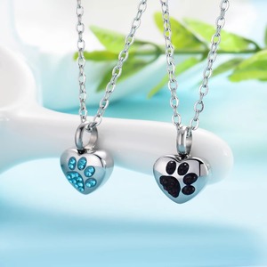 Collar con colgante de urna para cenizas de mascotas, de acero inoxidable con diamantes de imitación, en forma de corazón, para joyería conmemorativa de mascotas, se puede personalizar. - Product Image 3