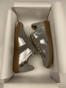 2026 Baskets de luxe de créateur de qualité supérieure en cuir véritable pour femme, décontractées, rétro, classiques, pour la marche, tendance et à la mode, plates - Product Image 4