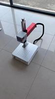 Machine de marquage laser à fibre portable 20W, mini graveur laser léger pour acier inoxydable, aluminium et bijoux