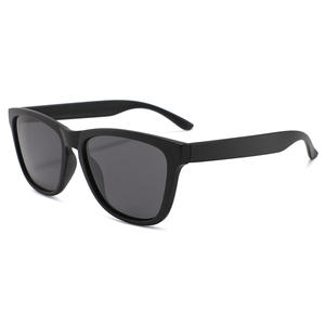 Gafas de Sol Clásicas de Plástico Reciclado UV400, Gafas de Conducir Polarizadas para Hombre, Montura Negra, Lentes TAC, Protección Solar para Viajes - Product Image 5