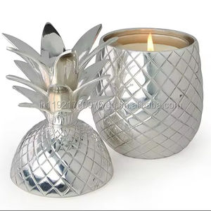 Accesorios para vasos con forma de piña, una adición única y elegante a su Mesa - Product Image 1