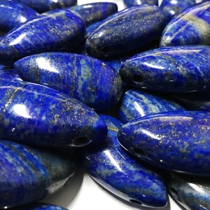 Colgante de Lapislázuli Azul Natural Hecho a Mano, Cristal en Forma de Lágrima para Joyería Boho, Protección, Energía y Sanación con Cristales - Product Image 5