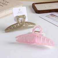 MUJU D407 Pince à cheveux Jumbo 13cm en PS à lignes croisées, à mâchoires arquées, pour usage quotidien, 29g, avec logo personnalisé, carte code-barres, prêt à la vente au détail, faible MOQ
