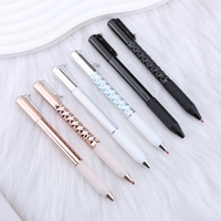 Stylo bille DIY en plastique avec perles en peluche, design pompon cœur mignon pour fille, stylo cadeau moelleux, encre noire, pointe 1,0 mm
