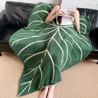 Neuartige Riesenblatt-Acryl-Strickdecke Weiche Halbplüsch-Dekor-Bettdecke Unregelmäßige Form Sofa Camping Nickerchen Urlaubsgeschenk