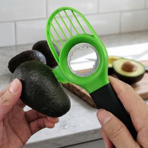 Éplucheur d'avocat 3-en-1 avec lame en acier inoxydable, outil multifonctionnel pour la préparation de salades et la cuisine à domicile - Product Image 2