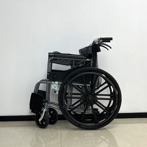 Silla de Ruedas Manual con Reposabrazos Abatibles, Capacidad de <span class=keywords><strong>200</strong></span> <span class=keywords><strong>KG</strong></span>, Rueda Trasera Inflable, Marco de Acero con Recubrimiento de Polvo Negro y Fibra de Carbono de 24 Pulgadas - Product Image 5