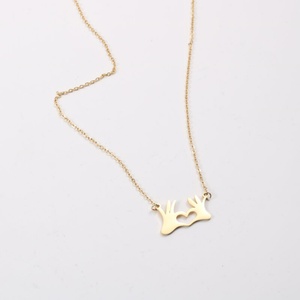 Cadeau pour la fête des mères, bijoux personnalisés, collier avec pendentif en forme de cœur plaqué or - Product Image 4