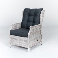 Joyeleisure Outdoor-Gartenmöbel-Set: Rattan-Liegestuhl mit Metall-Couchtisch für Hotels und Bauernhäuser