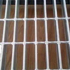 Grille en acier de conception moderne, antistatique, carrée, gris clair, pour couvercle de drain de centrale électrique et passerelle - Product Image 1