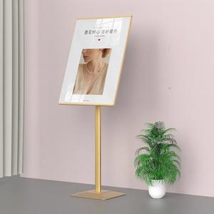 Présentoir vertical en métal YXM, support de signalisation mobile de style européen-américain sur pied pour hôtels et magasins de vêtements - Product Image 5