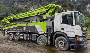 Pompe à béton d'occasion Zoomlion de 56 mètres, alimentée au diesel, de marque de premier plan, à bas prix, avec composants essentiels (moteur et alternateur) en provenance de Chine - Product Image 4