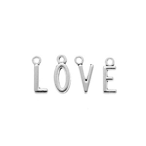 Los accesorios de joyería de aleación de bricolaje en varios colores se están vendiendo bien. Colgante Hebilla Langosta Colgante Letra Inglesa 26 Letras - Product Image 1