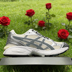 Men's footwear Men's running shoes Famous footwear categories Men's sports shoes Casual shoes Famous footwear categories - Product Image 1