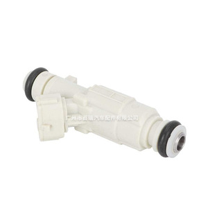 Inyector de Combustible L0301D883 A1620783323 para Vehículos Hyundai de Uso Medio y Pesado, Material Plástico - Product Image 2