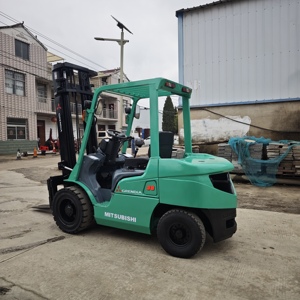 รถยกมิตซูบิชิ FD30 มือสอง ขนาด 3 ตัน เครื่องยนต์ดีเซล เสาไฮดรอลิกสองท่อน ยางตัน - Product Image 3