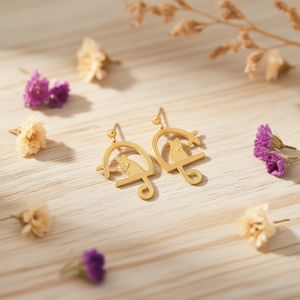 Boucles d'oreilles clous tendance pour femme en acier inoxydable plaqué or avec pendentif chaton - Product Image 3