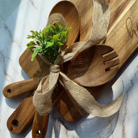 Planche à découper en bois d'acacia naturel avec poignée, spatule, cuillère, fourchette et ustensiles de cuisine en bois, ensemble cadeau décoratif