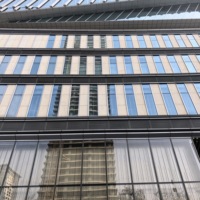 Système de mur-rideau en verre trempé architectural, utilisation extérieure pour hôtels et villas, façade de grande taille, cadre en alliage d'aluminium, design moderne