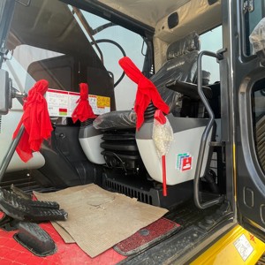 Excavatrice d'<span class=keywords><strong>occasion</strong></span> Komatsu PC240LC, faible nombre d'heures, prête à être expédiée - Product Image 6