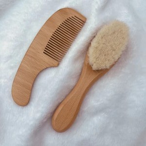 Ensemble de 2 brosses à cheveux en bois de hêtre doux pour nouveau-nés avec laine pour massage, apaisement des cheveux et cadeau de naissance, brosses à cheveux pour bébé - Product Image 6