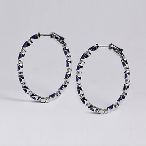 Boucles d'oreilles créoles bleues E568 en alliage de zinc plaqué argent, bijoux classiques pour femme avec pierres bleues et diamants ronds taille brillant - Product Image 4