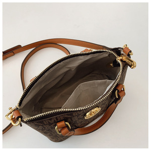 Borsa a Secchiello di Lusso alla Moda Borsa a Tracolla Stile Retrò Francese da Donna Borsa a Spalla Firmata Borsa Messenger con Stampa di Lettere - Product Image 4