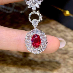 Anillo de rubí natural de sangre de paloma de 1.07 quilates con halo de oro de 18 quilates y 51 diamantes de 0.803 quilates, certificado AIGS+NGTC, joyería de lujo, anillo con piedra preciosa. - Product Image 3