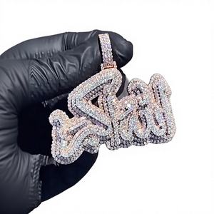 Nuevo Diseño de Moda, Joyería Hip Hop en Colores Plateado y Dorado, Micro Pavé de Piedras Moissanite, Colgante con Alfabeto Árabe para Hombre, Chapado en Oro - Product Image 1