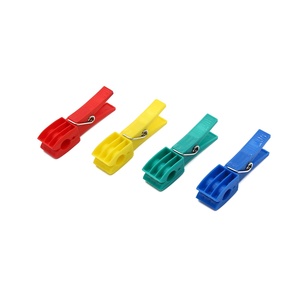 Fabrication de pinces à vêtements en plastique colorées de haute qualité avec poignée souple - Product Image 4