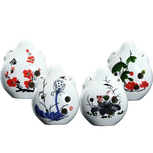 Ocarina décorative en céramique à 6 trous, peinte à la main, motif prune, lotus, kaki, instrument de musique folklorique pour collection - Product Image 1