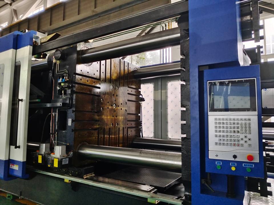 Bumper Injection Machine Horizontal Bumper Injection Plastic Auto Parts Making Machine Car ...