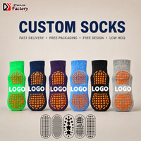 Chaussettes antidérapantes pour parc de trampolines avec logo personnalisé, chaussettes antidérapantes en silicone pour aire de jeux intérieure, centre de jeux souple, vente en gros OEM