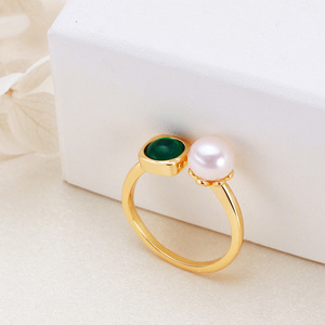 Anillo de Perlas Redondas Blancas de 6mm al por Mayor, Anillo de Moda de Cobre Chapado en Oro de Zhuji, Selección de Joyería al por Mayor para Transmisión en Vivo - Product Image 3