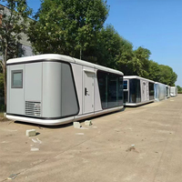 Maison en structure acier, type capsule spatiale, pour complexe touristique, avec balcon, maisons conteneurs à 3 chambres