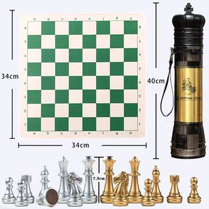 Juego de Ajedrez de Lujo de 13 Pulgadas Estilo Corona en Dorado y Plateado, Tablero de Plástico Plegable Resistente, Estuche Enrollable de Cuero PU Premium, Tubo Portátil de 40 cm - Product Image 5