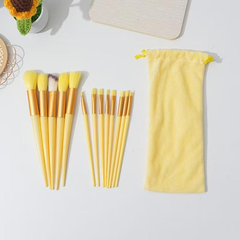 สีเหลือง