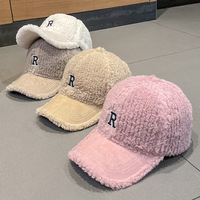 Winterse baseballcap van imitatie lamswol, warme sportieve muts met aangepaste borduring