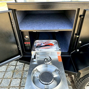 Remorque de camping tout-terrain robuste 4x4 moderne étanche avec réservoir d'eau de 100L pour camping et overlanding - Product Image 5